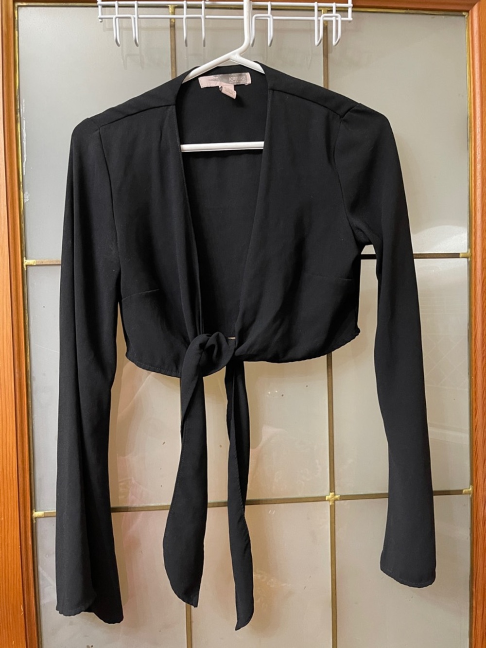 Forever 21 Black Tie-Front Long Sleeve Crop Top